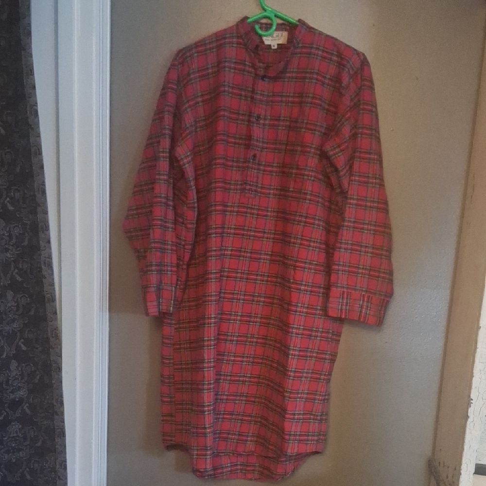 EUC Magee Ireland 100%Cotton Nightshirt Medium